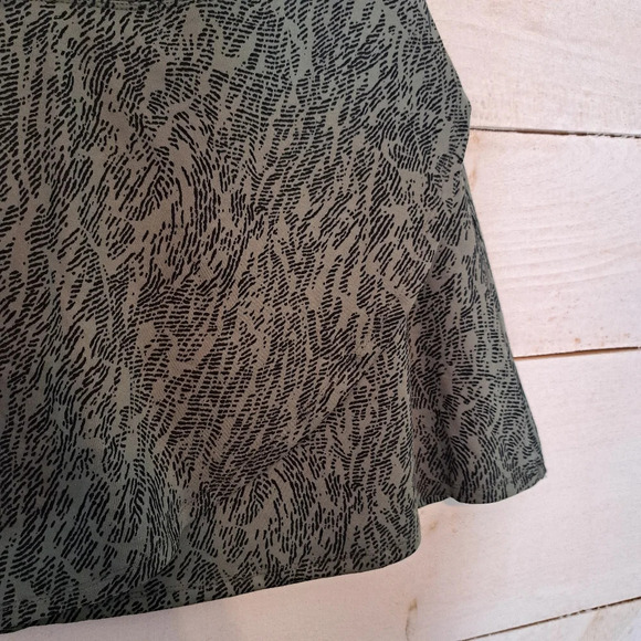 Eddie Bauer Women's Mini Skirt Size Medium Pull-on Stretch Faux Wrap Flare Green - Picture 4 of 8